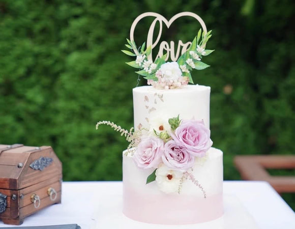 LOVE wedding cake